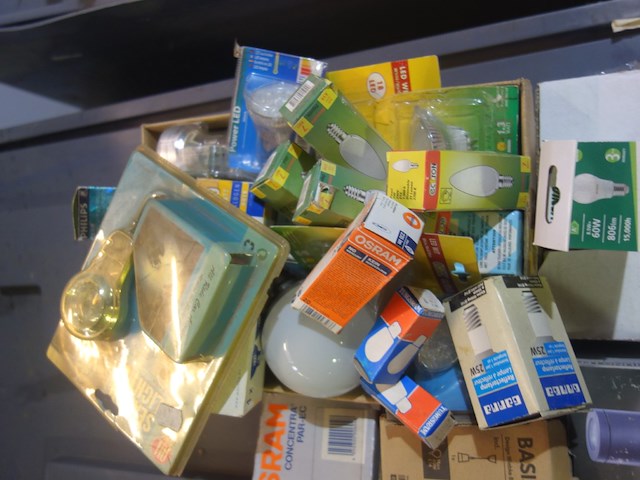 Lot lampen en verlichting - afbeelding 3 van  3