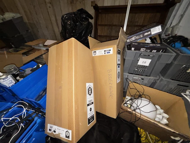 Lot lampenkapjes en soketten - afbeelding 5 van  7