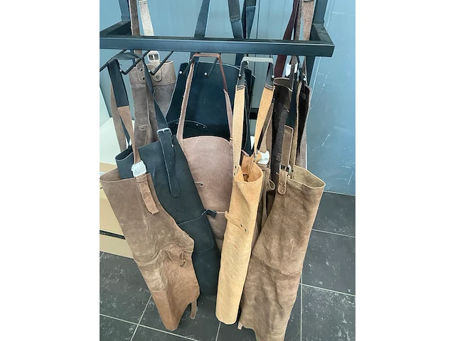 Lot lederen schorten - 12 stuks - 100% leder - afbeelding 4 van  4