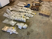 Lot letters brandkranen overige aannemersmateriaal - afbeelding 1 van  7