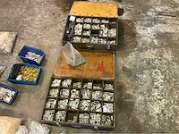 Lot letters brandkranen overige aannemersmateriaal - afbeelding 4 van  7