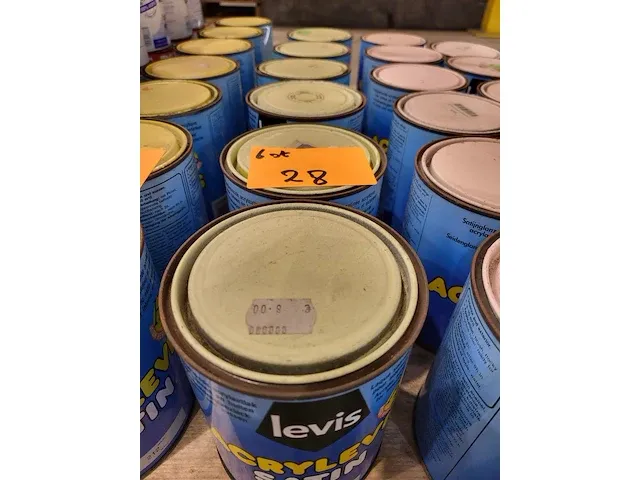 Lot levis verf - afbeelding 1 van  3