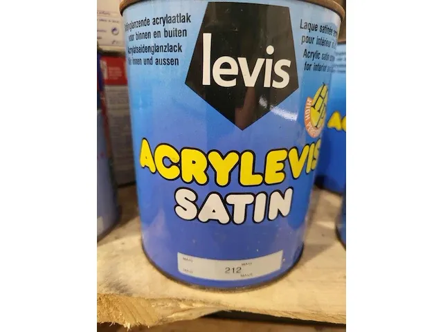 Lot levis verf - afbeelding 2 van  3
