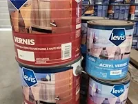 Lot levis vernis