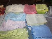 Lot linnen plus dekentjes - afbeelding 2 van  4