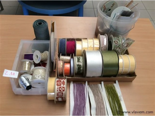 Lot linten en binddraad - afbeelding 1 van  2