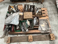 Lot machineonderdelen voor heftrucks - afbeelding 7 van  27
