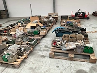 Lot machineonderdelen voor heftrucks - afbeelding 1 van  27