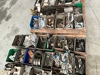 Lot machineonderdelen voor heftrucks - afbeelding 14 van  27