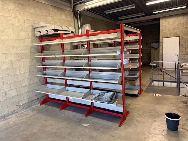 Lot magazijnrekken + lockerkasten - afbeelding 2 van  6