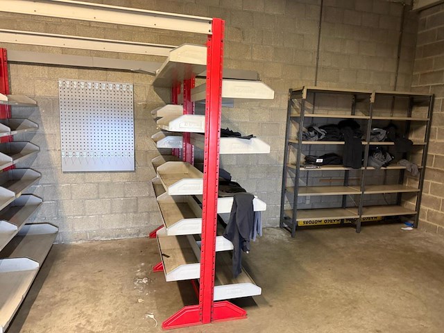 Lot magazijnrekken + lockerkasten - afbeelding 3 van  6