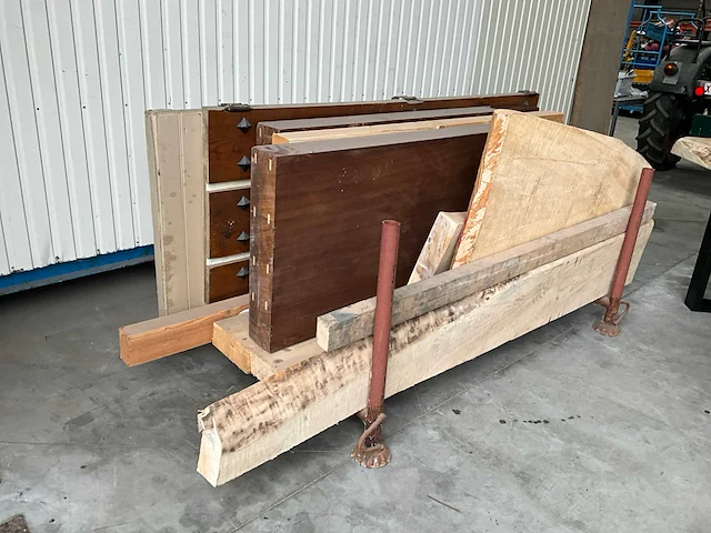 Lot massief hout + boomstamtafel - afbeelding 4 van  6