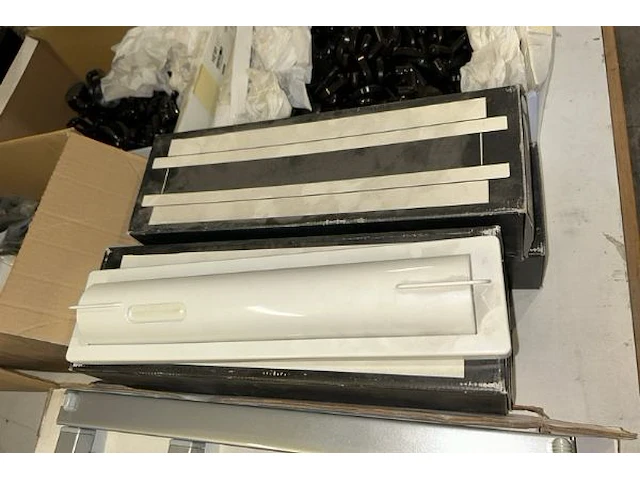 Lot materiaal - afbeelding 2 van  6