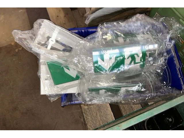 Lot materiaal - afbeelding 4 van  5