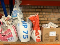 Lot materiaal - afbeelding 6 van  6