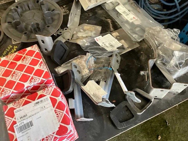 Lot mercedes onderdelen - afbeelding 91 van  115