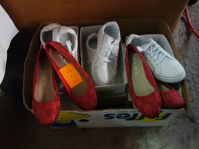 Lot met 8 paar damesschoenen maat 40 - afbeelding 1 van  1