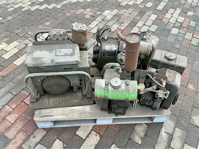 Lot motors - afbeelding 1 van  5