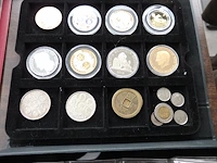 Lot munten en papier geld + katalogus - afbeelding 7 van  7