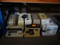 Lot naaimachines (na te zien) - afbeelding 1 van  2
