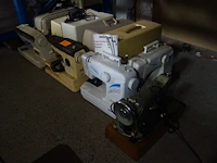 Lot naaimachines (na te zien) - afbeelding 2 van  2