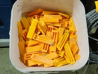 Lot nivelleerwiggen - afbeelding 2 van  2