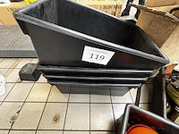 Lot olie opvangbakken, trechters, spandbanden - afbeelding 2 van  5