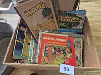 Lot oude strips in bananendoos - afbeelding 4 van  6