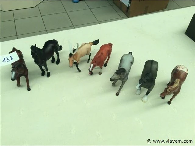 Lot paarden - afbeelding 1 van  2
