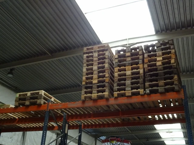Lot palletten - afbeelding 1 van  2