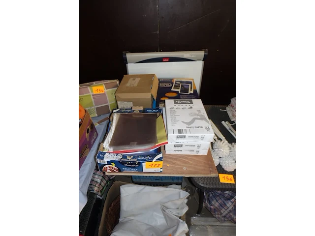 Lot papierwaren - afbeelding 1 van  3