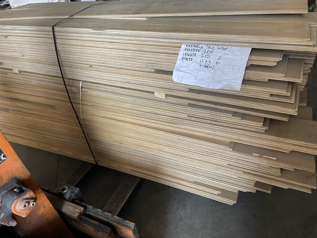 Lot parket - afbeelding 1 van  5