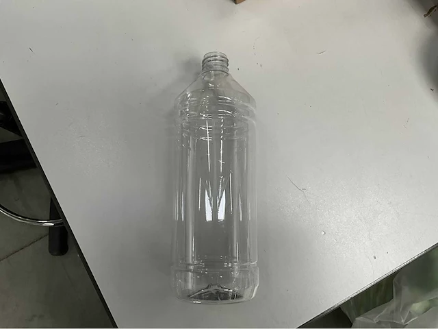 Lot plastieken flessen 1000ml transparant (4000x) - afbeelding 1 van  5