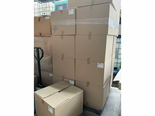 Lot plastieken flessen 500ml wit (3000x) - afbeelding 1 van  5