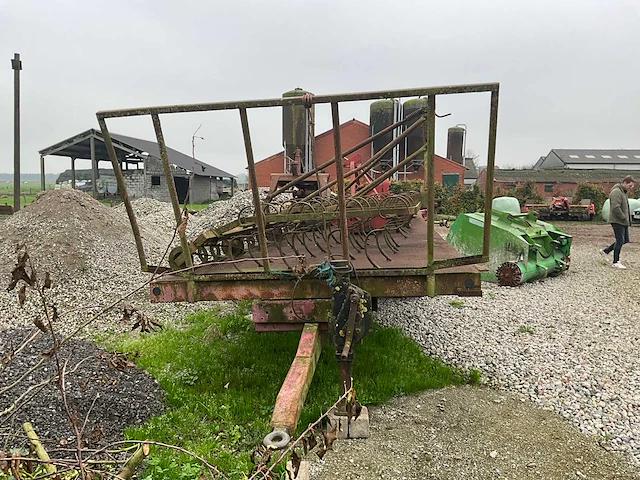 Lot platte aanhangwagen compleet met inhoud - afbeelding 20 van  21