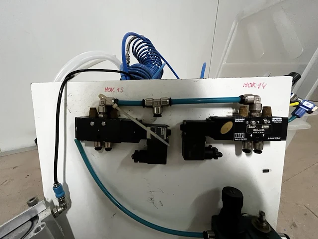 Lot pneumatisch materiaal - afbeelding 6 van  8