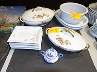 Lot porselein (12 borden + 1 suikerpotje delft) - afbeelding 1 van  4