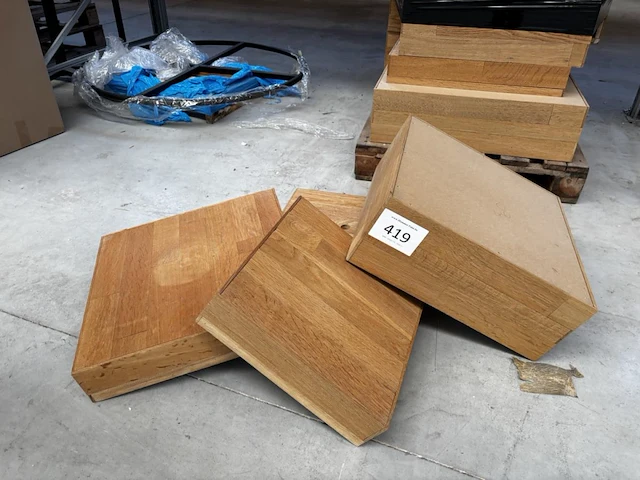 Lot presentatie blokken + 2 mdf kasten - afbeelding 1 van  5