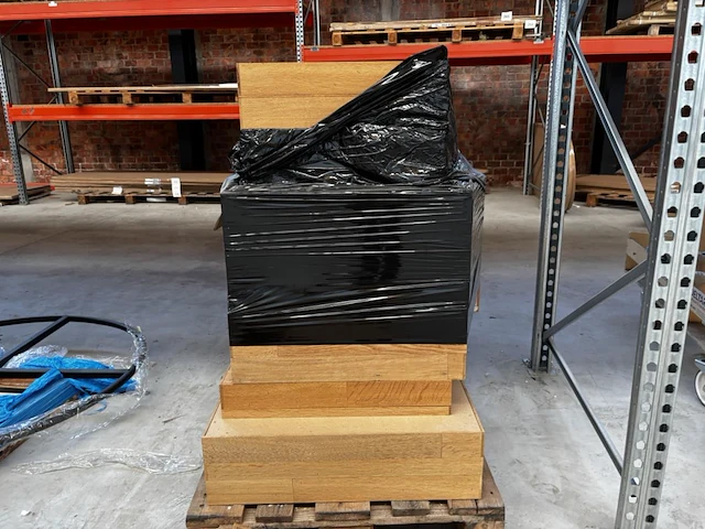 Lot presentatie blokken + 2 mdf kasten - afbeelding 2 van  5
