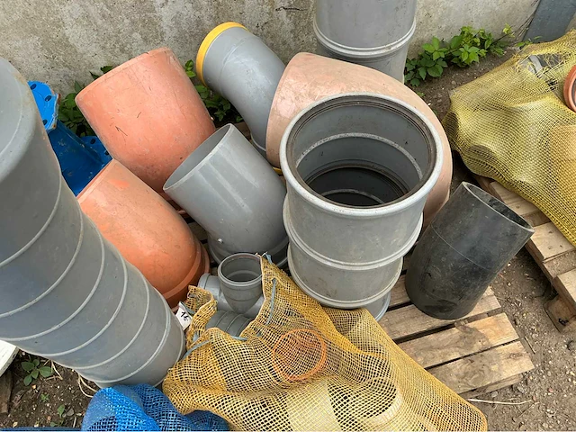 Lot pvc bochten,moffen,… overige aannemersmateriaal - afbeelding 4 van  9