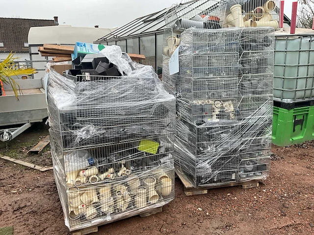 Lot pvc onderdelen - afbeelding 1 van  12