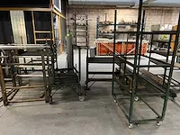 Lot rekken en karren (15 stuks) - afbeelding 1 van  16