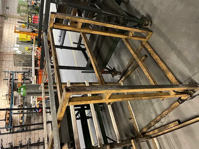 Lot rekken en karren (15 stuks) - afbeelding 13 van  16