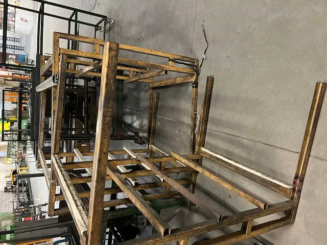 Lot rekken en karren (15 stuks) - afbeelding 14 van  16