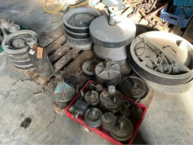 Lot rioolafsluiters diverse maten aannemersmateriaal (25x) - afbeelding 1 van  11