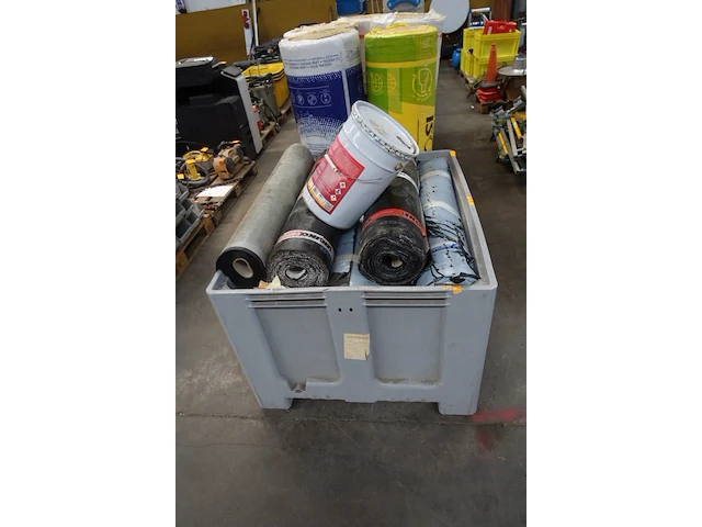 Lot roofing - afbeelding 1 van  2