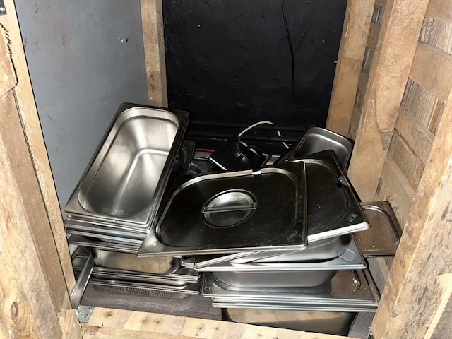 Lot rvs gastronormen - afbeelding 1 van  1