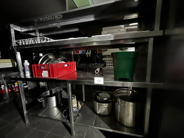 Lot rvs werktafels - afbeelding 1 van  4