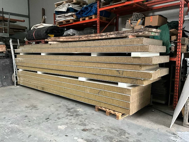 Lot sandwichpanelen - afbeelding 1 van  6