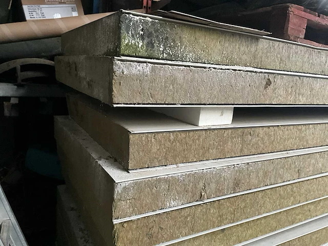 Lot sandwichpanelen - afbeelding 4 van  6